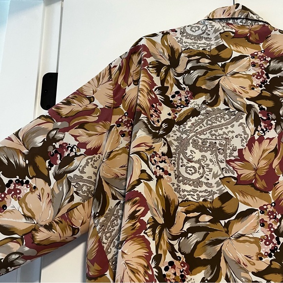 HER | Vintage Floral Button Up Shirt - Picture 9 of 15